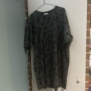 Easel tunic dress
